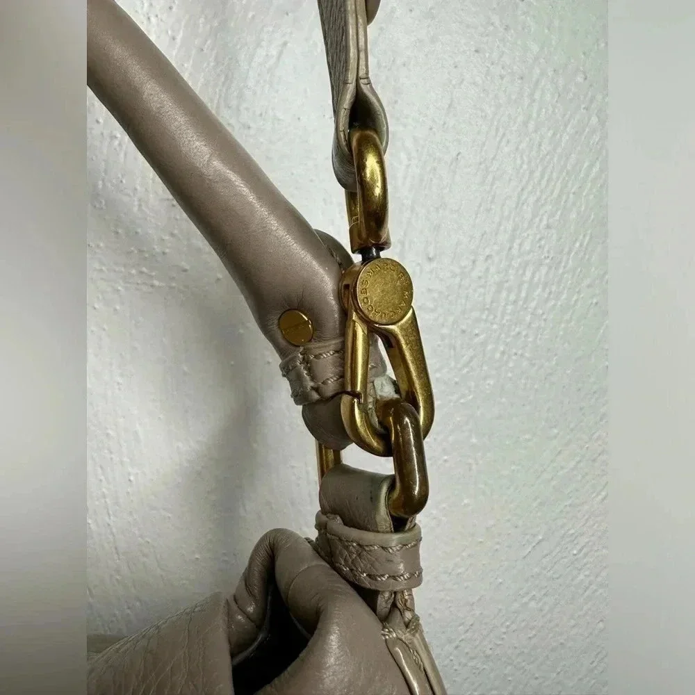 MARC JACOBS LIL UKITA DIRTY MARTINI TAUPE LEATHER CROSSBODY SHOULDER BAG